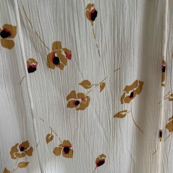 Billabong mini sundress great for a summer day! Size small. - Picture 3 of 4